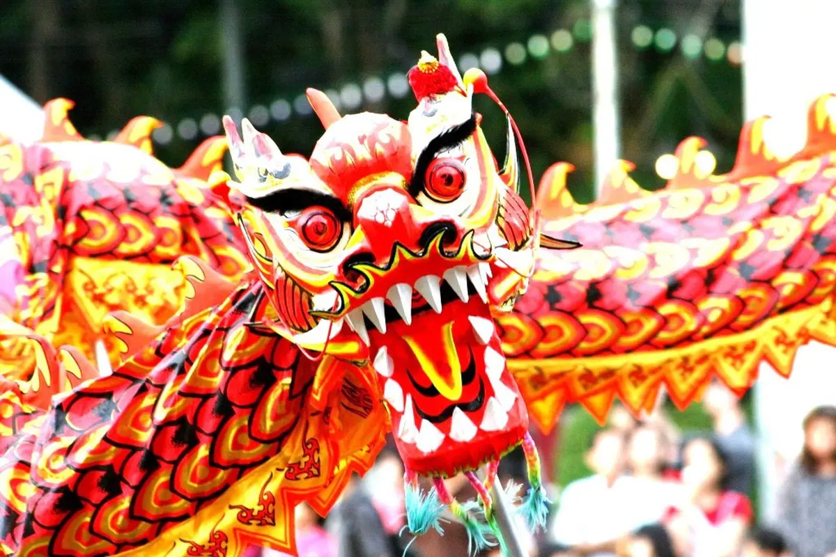 Selain di Jalan Terbuka, Atraksi Barongsai Ada di Dalam Mall