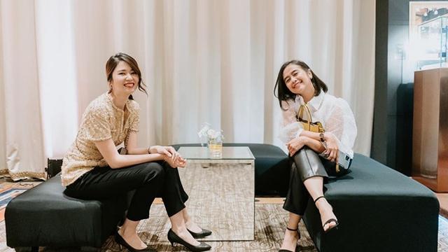 6 Potret Kompak Laura Basuki dan Manajernya, Bak Saudara Kandung