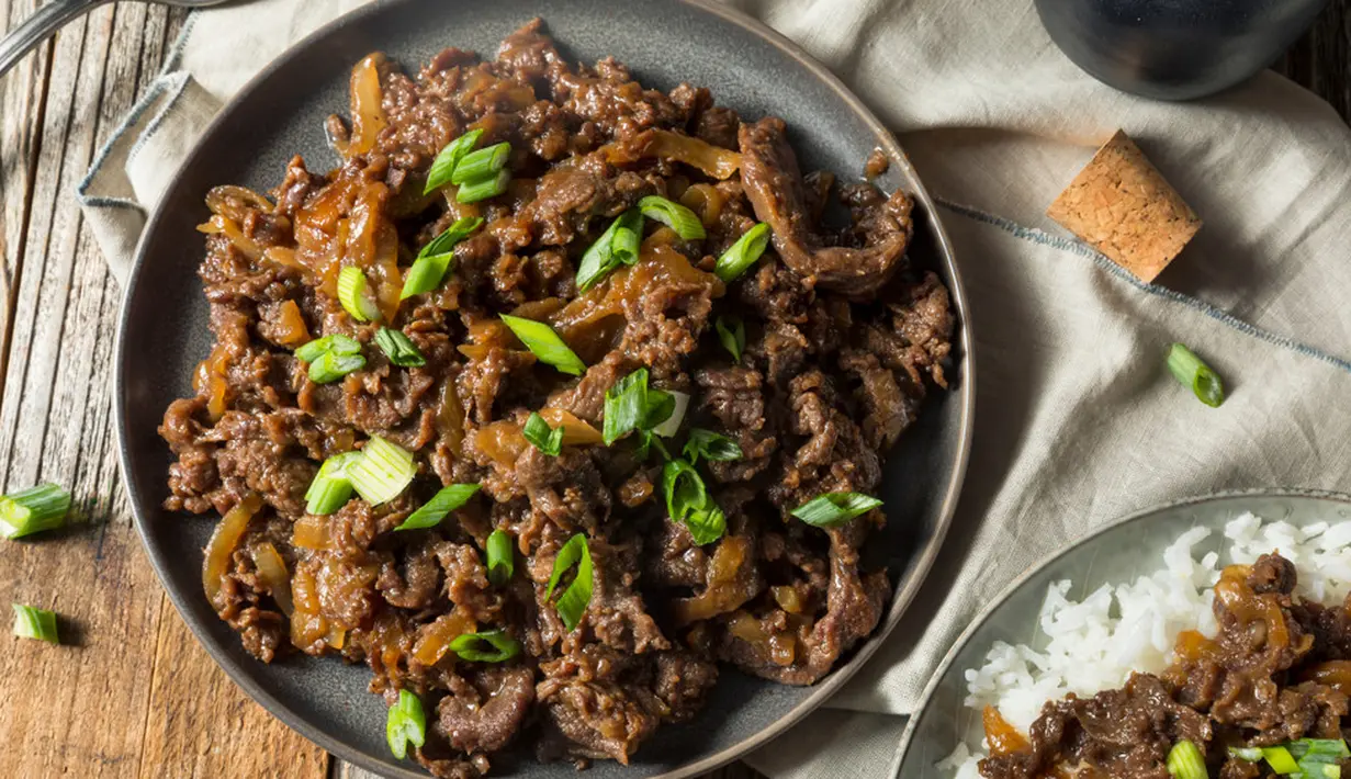 Bulgogi daging khas Korea Selatan enak dengan bumbu sederhana dan tak lama membuatnya. (Brent Hofacker/Shutterstock)