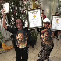 Penyerahan rekor Muri film Si Doel The Movie (Deki Prayoga/bintang.com)