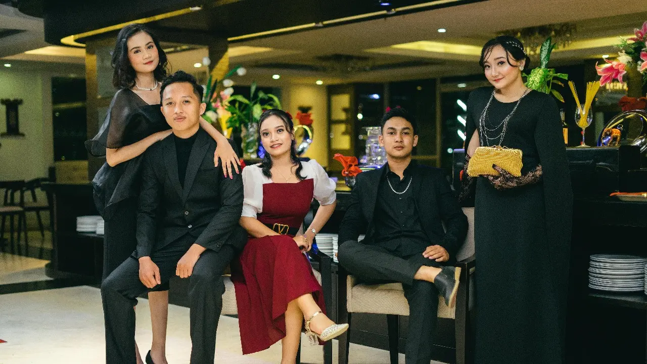 Ilustrasi prom night perpisahan sekolah