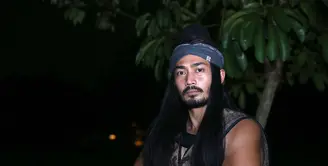 Aktor yang juga presenter Yama Carlos, kini sedang menjalani syuting sinetron kejar tayang. Demi memberikan nafkah pada keluarganya, ia lebih banyak menginap di lokasi syuting Raden Pamanah Rasa. (Nurwahyunan/Bintang.com)