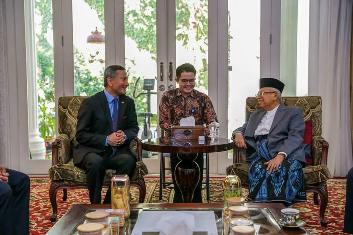 Menteri Luar Negeri Singapura Vivian Balakrishnan bertemu dengan Wakil Presiden terpilih Ma'ruf Amin. (Kedubes Singapura)