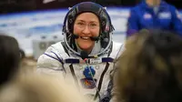 Astronot AS Christina Koch, anggota awak utama ekspedisi ke Stasiun Luar Angkasa Internasional (ISS), pada  Maret 14, 2019. (source: AP/Dmitri Lovetsky)