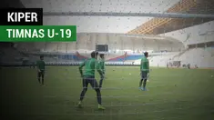 Berita video aksi-aksi kiper Timnas Indonesia U-19 dalam latihan untuk menghadapi Thailand U-19 dalam laga uji coba di Stadion Wibawa Mukti, Cikarang, pada Minggu (8/10/2017).