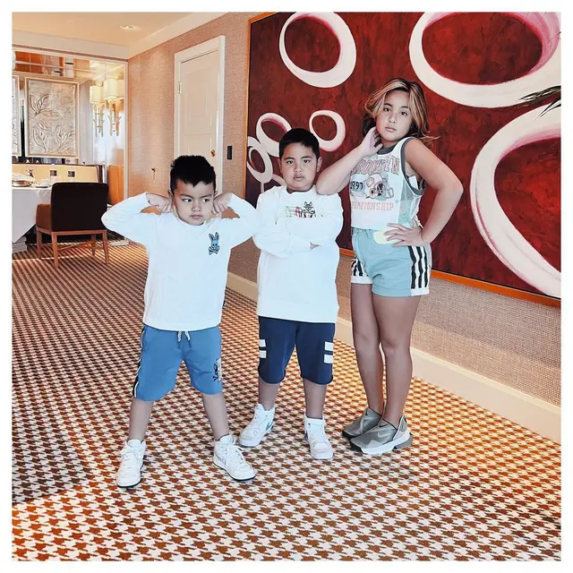 Gaya Mikhayla, anak sulung Nia Ramadhani (Instagram/ramadhaniabakrie)