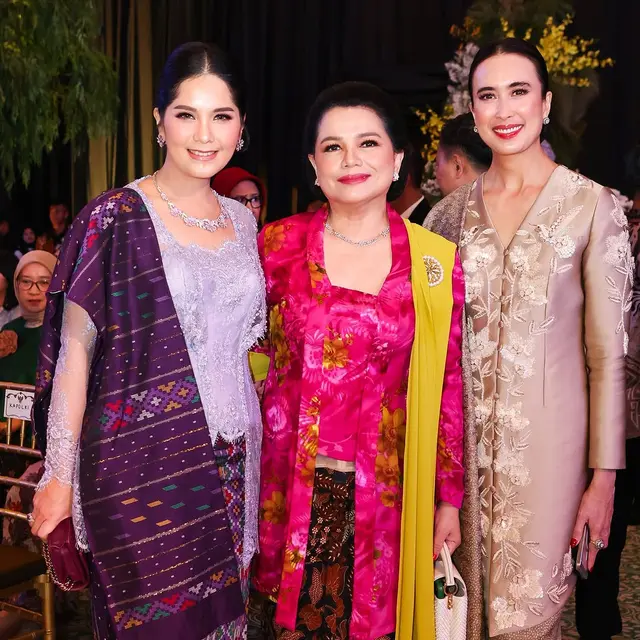 7 Model Kebaya Annisa Pohan di Berbagai Acara, Elegan Menambah Keanggunan  (credit: instagram/annisayudhoyono).