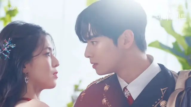 Han So Hee dalam teaser webtoon The Villainess Is A Marionette. (Foto: YouTube/ 카카오페이지)