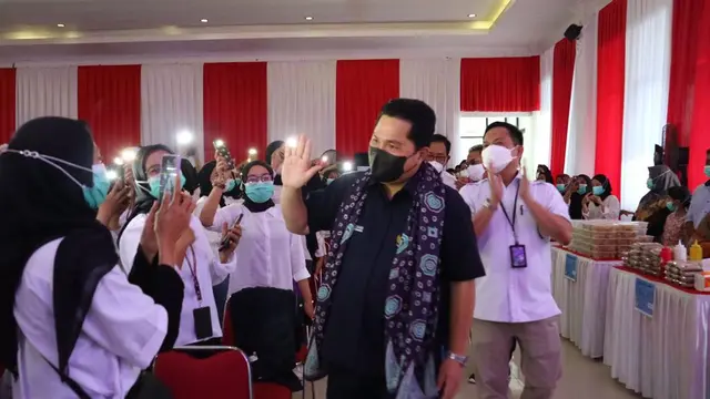 Menteri BUMN Erick Thohir Sapa dan Curi Perhatian PNM Mekaar