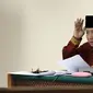 Mantan Sekjen ESDM Waryono Karno menjalani persidangan dengan agenda mendengarkan keterangan saksi di Pengadilan Tipikor, Jakarta, Rabu (24/6/2015). Waryono diduga terlibat dalam kasus korupsi di lingkungan Kementrian ESDM. (Liputan6.com/Helmi Afandi) 