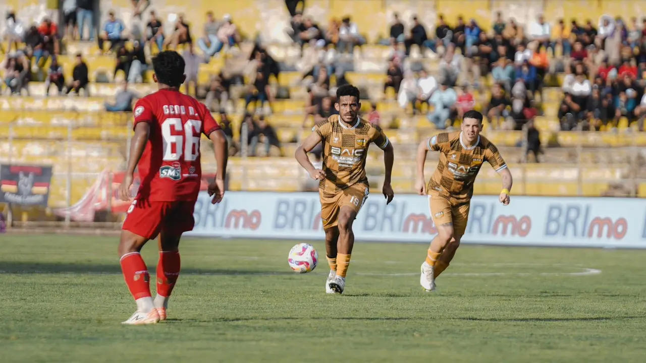 Ricky Kambuaya - Semen Padang Vs Dewa United di BRI Liga 1 2024/2025