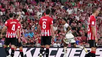 Gelandang Real Madrid Jude Bellingham merayakan golnya ke gawang Bilbao di laga LALIGA 2023/2024 (AFP)
