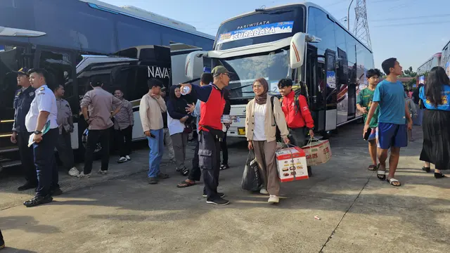 Suasana Mudik di Stasiun Jatijajar