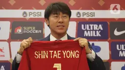 Pelatih asal Korea Selatan sangat diharapkan mampu membawa transformasi bagi skuad Garuda yang terus menghadapi tantangan berat di kancah internasional. (Liputan6.com/Helmi Fithriansyah)