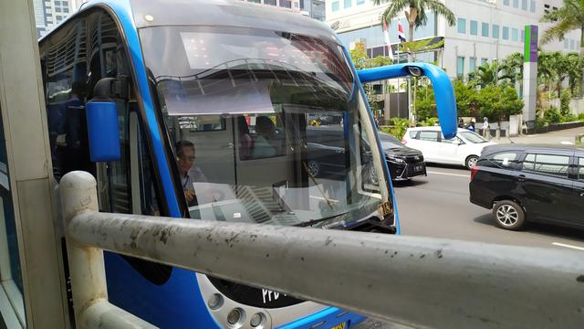 Bus Transjakarta merek Zhongtong