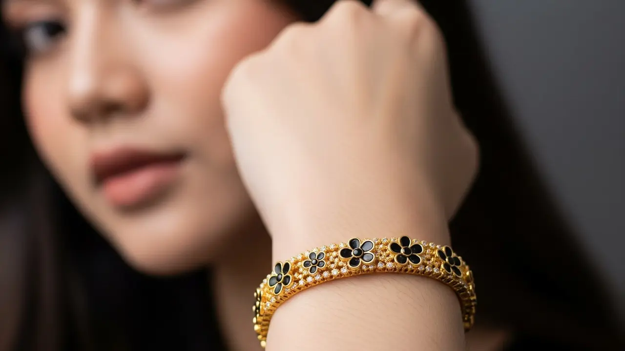 Inspirasi Model Gelang Emas Bunga Hitam