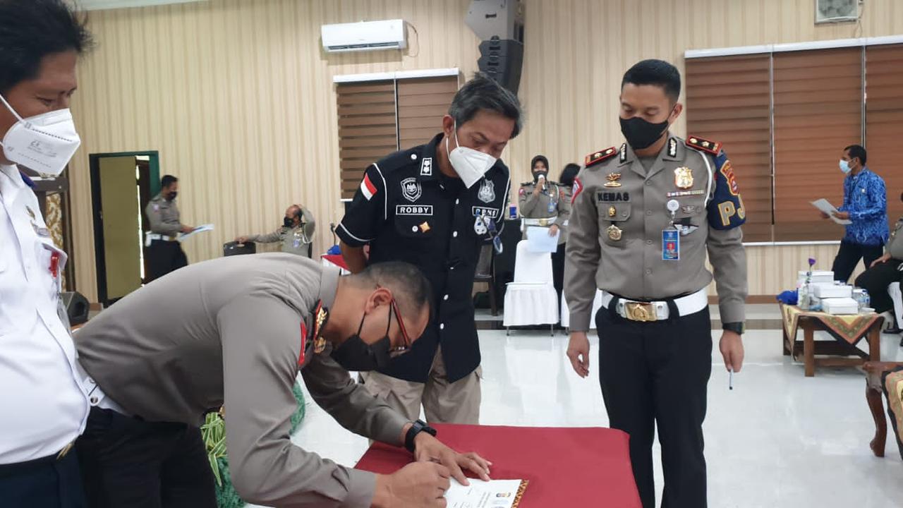 Kesepakatan Polri, Pemerintah Dan Aptrindo Hilangkan ODOL Tahun 2023 Dari Jalan Raya. (Dokumentasi Polda Banten).