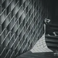 Dalam momentum Hari Janda Internasional, Myrna Soeryo, seorang jandapreneur dan praktisi komunikasi, meluncurkan buku kumpulan puisi pertamanya berjudul The Dark Alley.