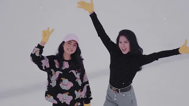 Kompak Joget TikTok, Ini 7 Potret Kebersaman Ochi Rosdiana dan Ersya Aurelia