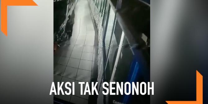 VIDEO: Aksi Tak Senonoh Pasangan Muda di Terminal Surakarta