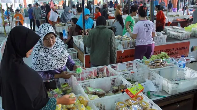 6 Pasar Tradisional yang Menjadi Tempat Berburu Jajanan