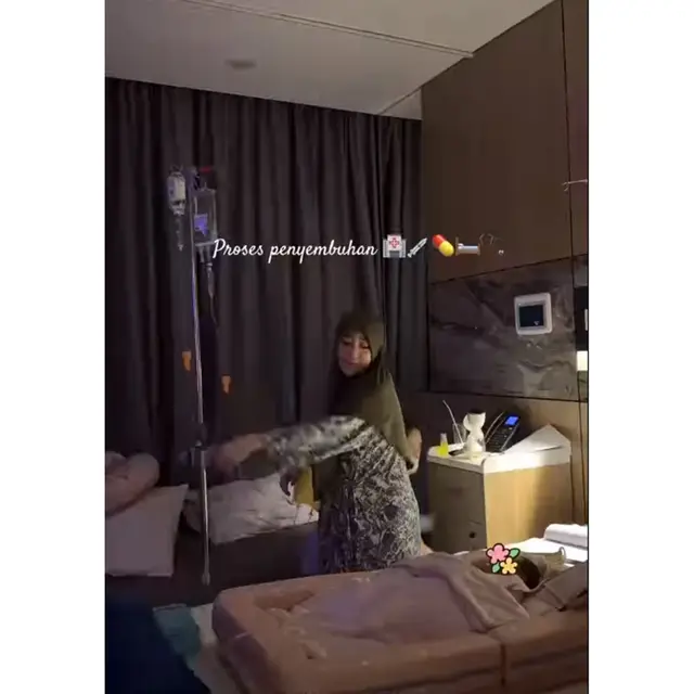 6 Potret Aktivitas Larissa Chou di RS Usai Lahiran, Ikram Rosadi Suami Siaga