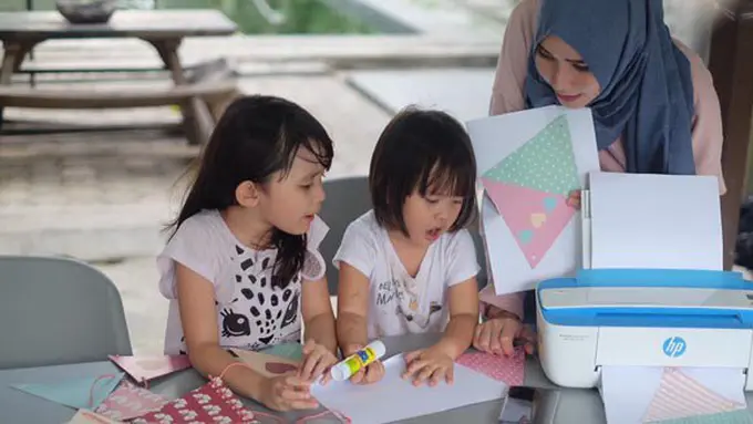 (c) Hewlett Packard Indonesia