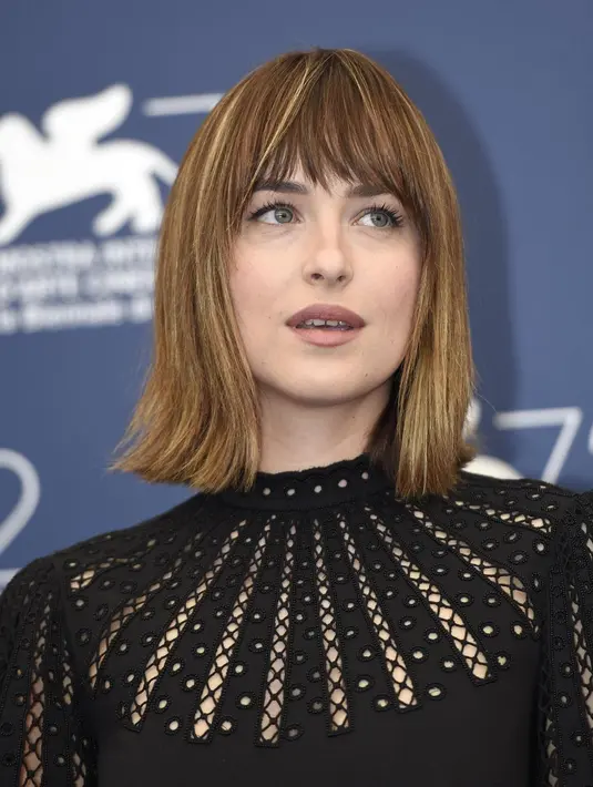 Setelah Dakota dikabarkan putus dengan kekasihnya, Matthew Hitt, Jake mencoba untuk lebih dekat dengannya. (Bintang/EPA)