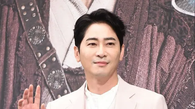 Kang Ji Hwan