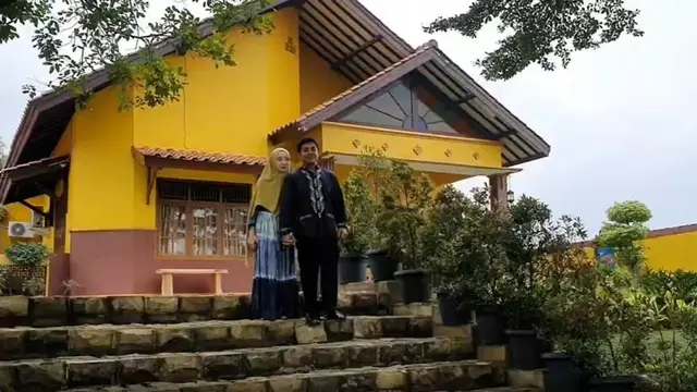 Potret Rumah Ustaz Riza dan Indri Giana. (Sumber: Instagram/@_indrigiana_)