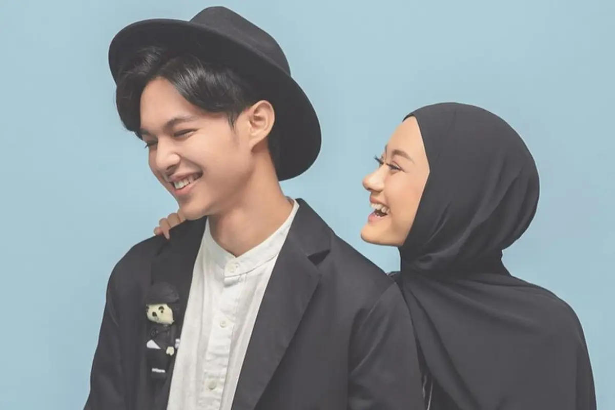 Potret Dinda Hauw dan Rey Mbayang Pakai Baju Couple Hitam, Selalu Tampil Serasi