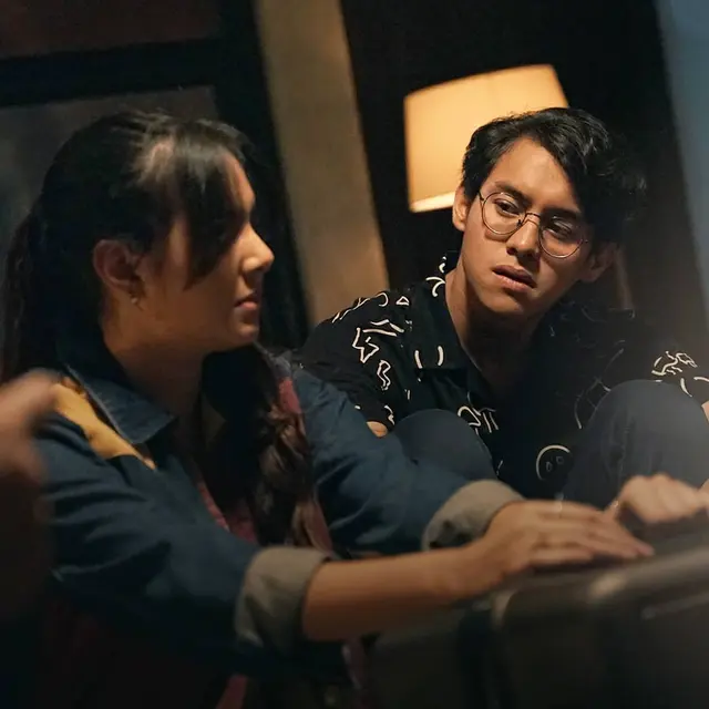 7 Potret Aurelie Moeremans dengan Ardhito Pramono yang Main Film Bareng