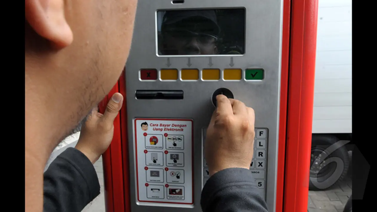 Ahok Resmikan E-Money Parkir Elektronik 