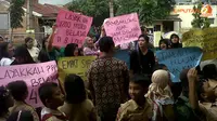 Hanya Ada 8 Kelas untuk 1.200 Siswa, Orang Tua Murid Demo