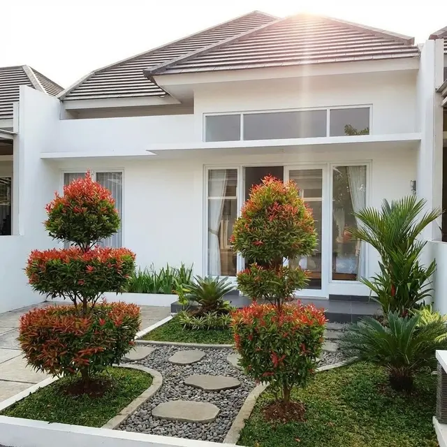 Taman Minimalis Pucuk Merah