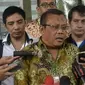 Kuasa hukum Sutan Bhatoegana, Eggi Sudjana, mendatangi gedung KPK di Jakarta, Kamis (26/3/2015). Kedatangan Eggi untuk mempertanyakan alasan di balik ketidakhadiran KPK dalam sidang praperadilan kliennya (Liputan6.com/Yoppy Renato)