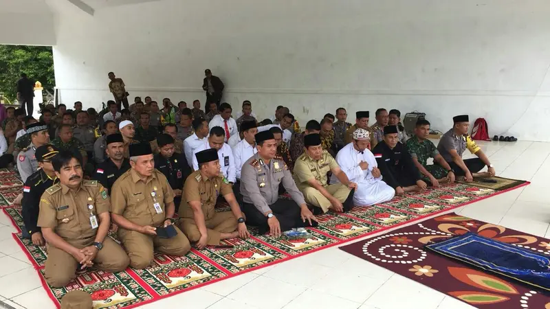 KPU Riau Gelar Salat Hajat