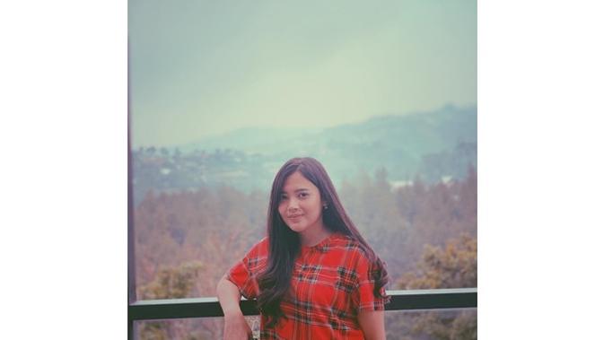 6 Potret Natural Pemeran Ustazah Aisyah di Sinetron Pesantren Rock n' Dut, Memesona (sumber: Instagram.com/badriyahafiff)