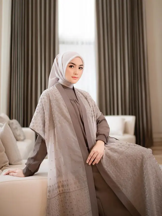 7 Gaya OOTD Citra Kirana dengan Simpel Dress, Jadi Inspirasi