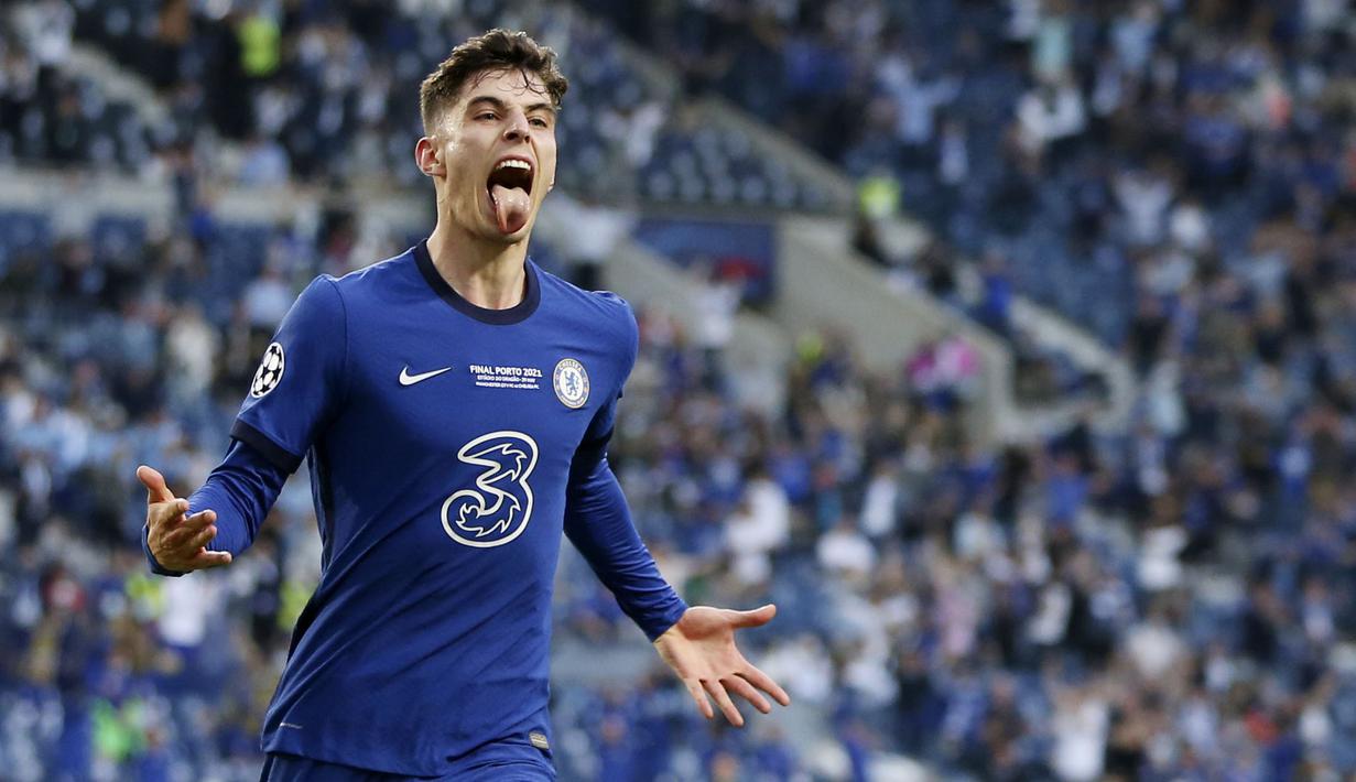 Penyerang Chelsea, Kai Havertz, melakukan selebrasi usai mencetak gol ke gawang Manchester City pada laga final Liga Champions di Stadion Dragao, Minggu (30/5/2021). Chelsea sementara unggul 1-0 di babak pertama. (Jose Coelho/Pool via AP)