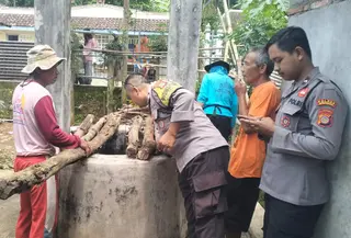 Dramatis Evakuasi Pelajar Terpeleset ke Sumur 17 Meter di Gunungkidul, Warga Andalkan Sarung-Tali Tambang