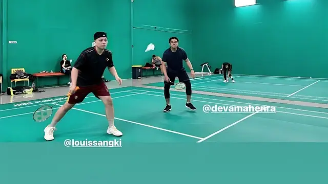 7 Momen Badminton Date Mikha Tambayong dan Deva Mahenra yang Tampil Kompak