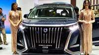 Tampilan Denza D9 di IIMS 2025.