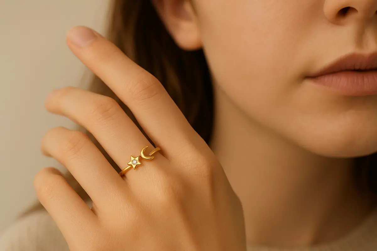7 Model Cincin Emas yang Terlihat Simpel Tapi Bikin Tangan Terlihat Cantik dan Mewah