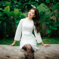 Rebecca Klopper tampil memukau dengan gaya vintage elegan di pesta ulang tahunnya ke-23. [@rklopper].