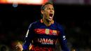 Ekspresi pemain Barcelona, Neymar, setelah mencetak gol ke gawang Espanyol dalam laga Copa del Rey di Stadion Camp Nou, Barcelona, (6/1/2016). (AFP/Pau Barrena)