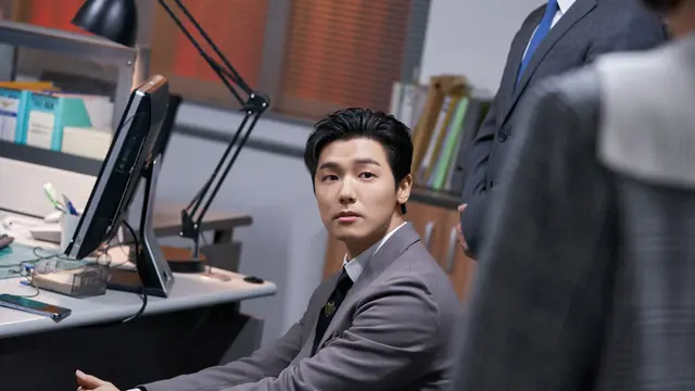 Kang Min Hyuk di serial drama Korea Celebrity. (Foto: Kim In Han/Netflix)