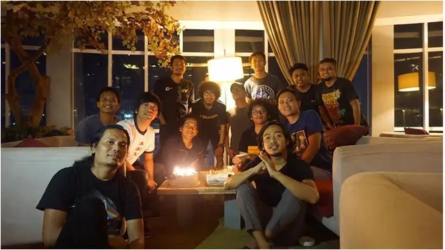 Sempat Ribut di Atas Panggung, Ini 7 Potret Keakraban Personil D'Masiv