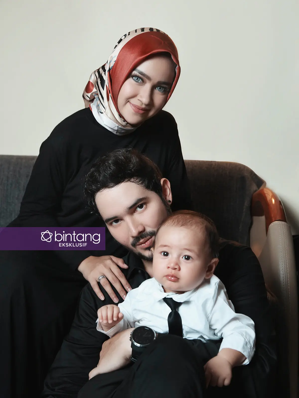 Donny Michael-Aryani Fitriana. (Foto: Bambang E. Ros/Bintang.com Digital Imaging: Muhammad Iqbal Nurfajri/Bintang.com)