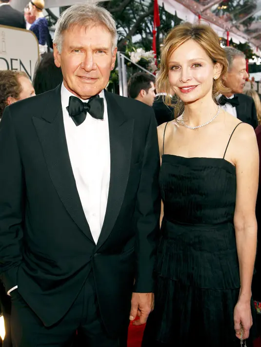 Setelah berpacaran selama 8 tahun, Harrison Ford akhirnya menikah dengan Calista Flockhart. Pernikahan mereka pun ekstra private. (Trae Patton/NBC/NBCU Photo Bank/Getty Images/USMagazine)
